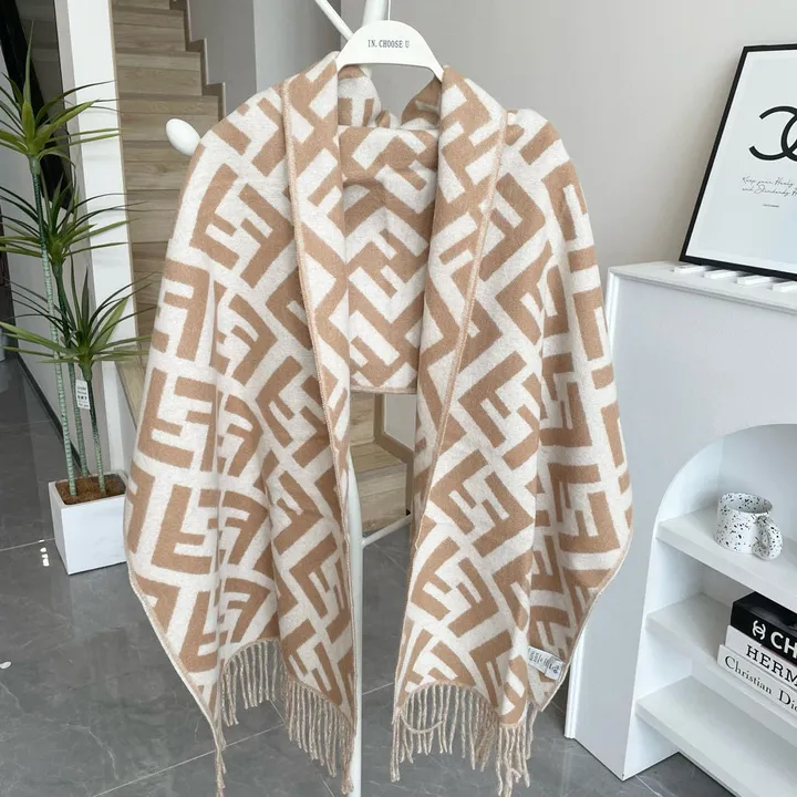 スーパーコピー フェンディ マフラー