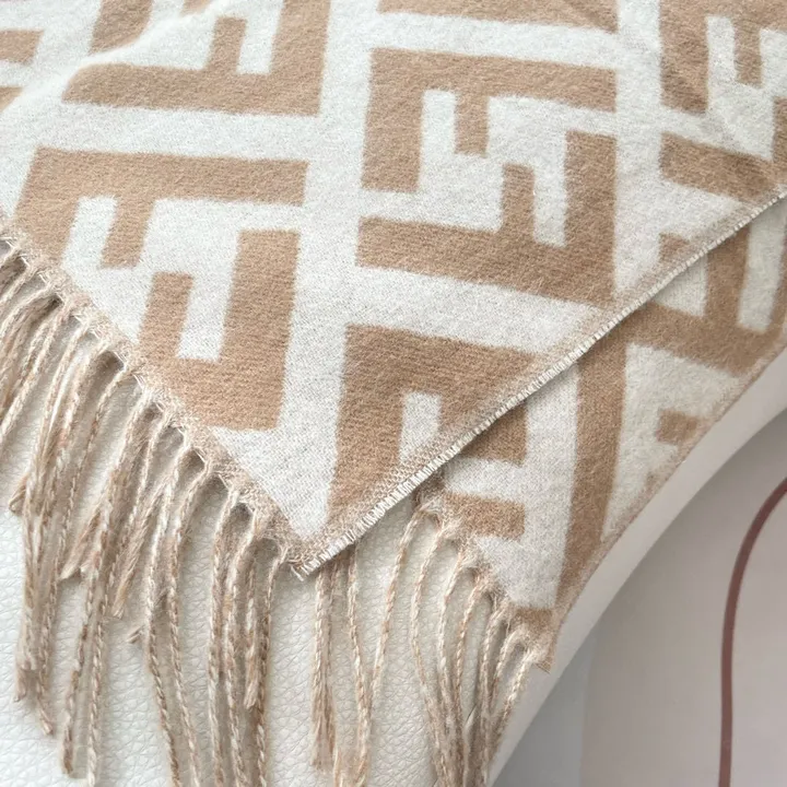 スーパーコピー フェンディ マフラー