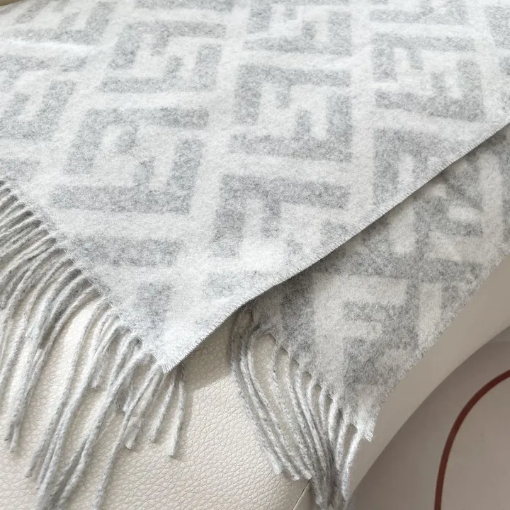 スーパーコピー フェンディ マフラー