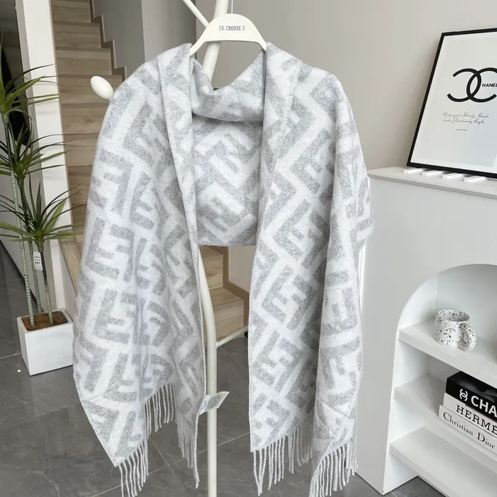 スーパーコピー フェンディ マフラー