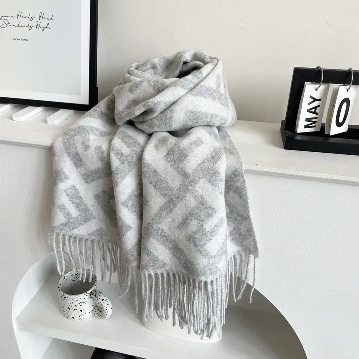 スーパーコピー フェンディ マフラー