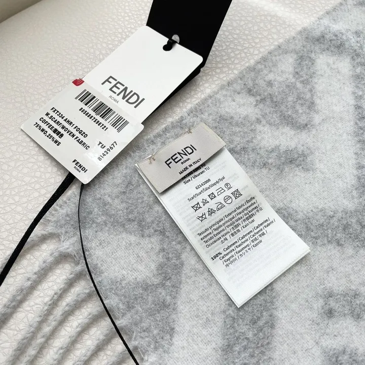 スーパーコピー フェンディ マフラー