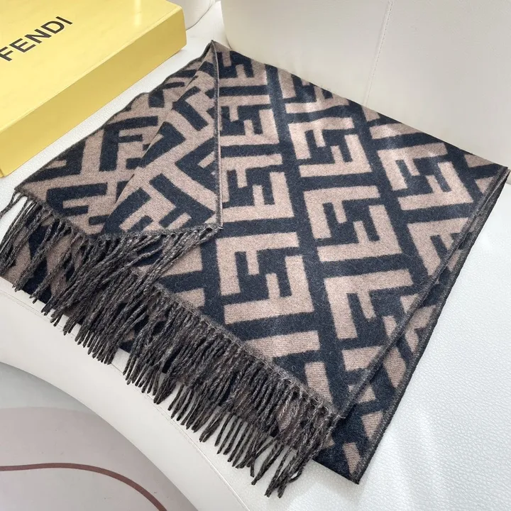 スーパーコピー フェンディ マフラー