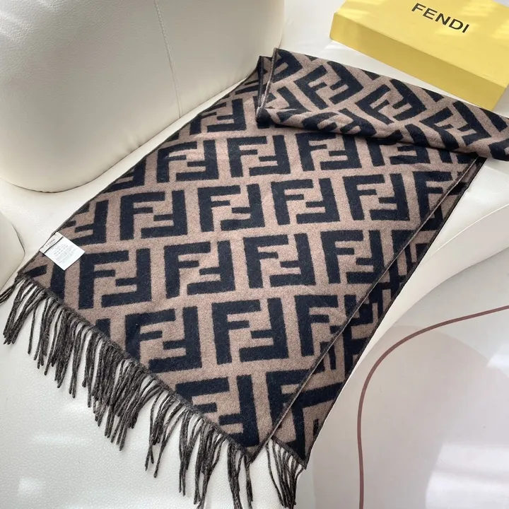 スーパーコピー フェンディ マフラー