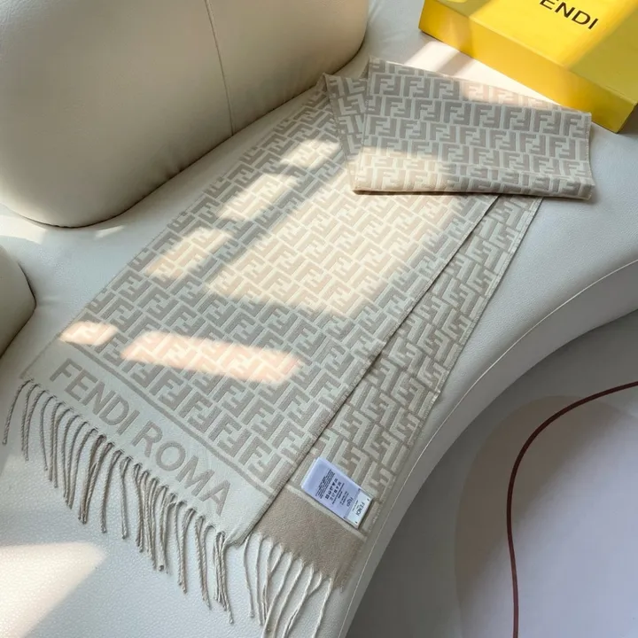 スーパーコピー フェンディ マフラー