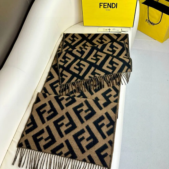 スーパーコピー フェンディ マフラー