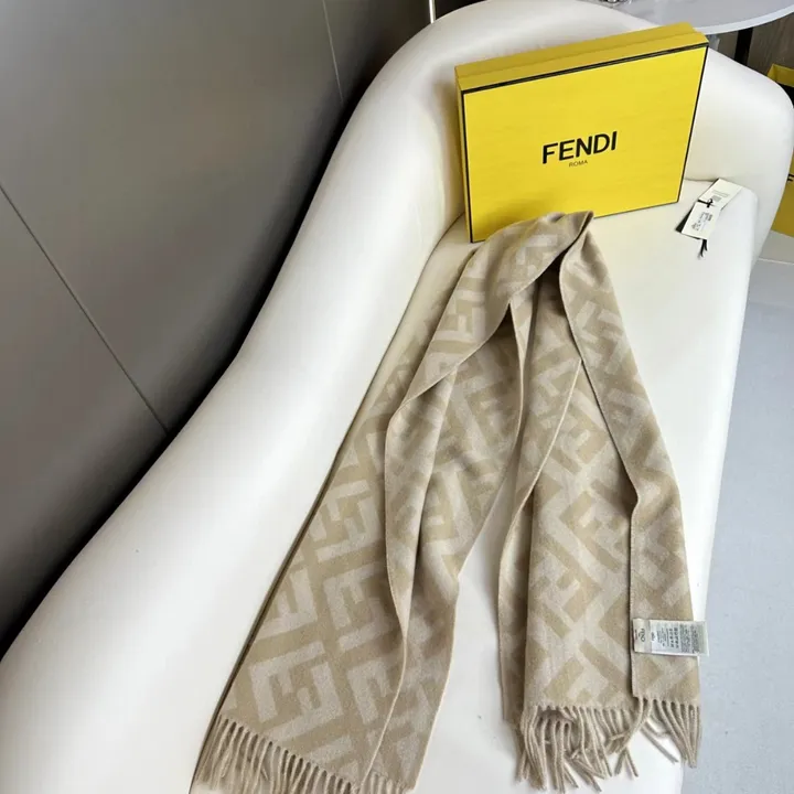 スーパーコピー フェンディ マフラー