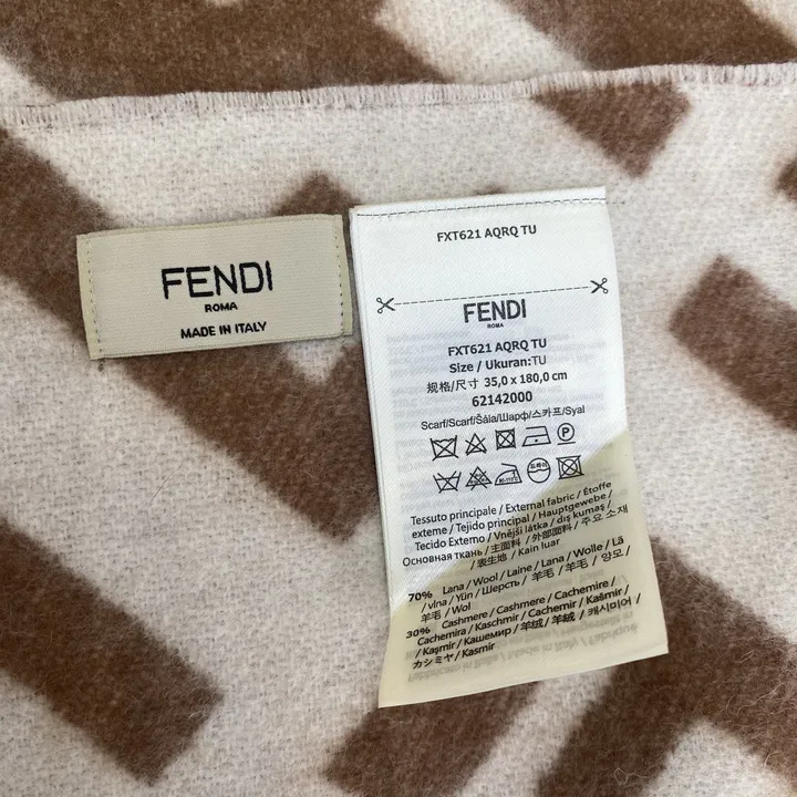 スーパーコピー フェンディ マフラー