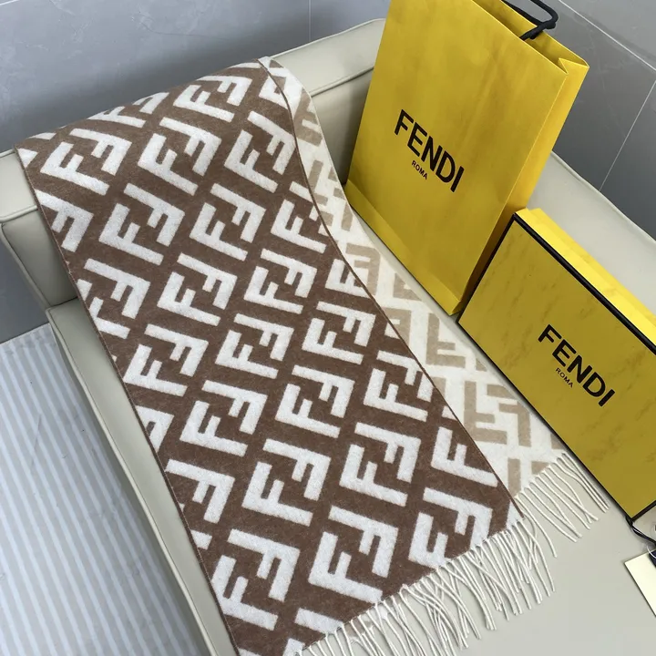 スーパーコピー フェンディ マフラー