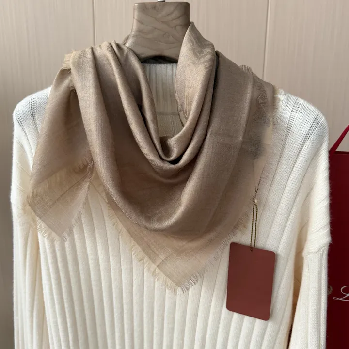 スーパーコピー ヴィヴィアン・ウエストウッド マフラー