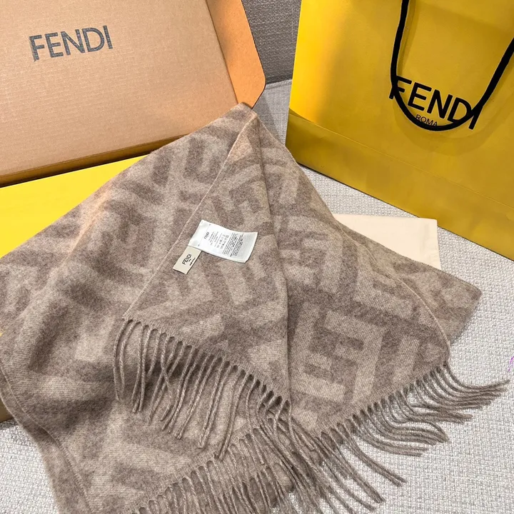 スーパーコピー フェンディ マフラー