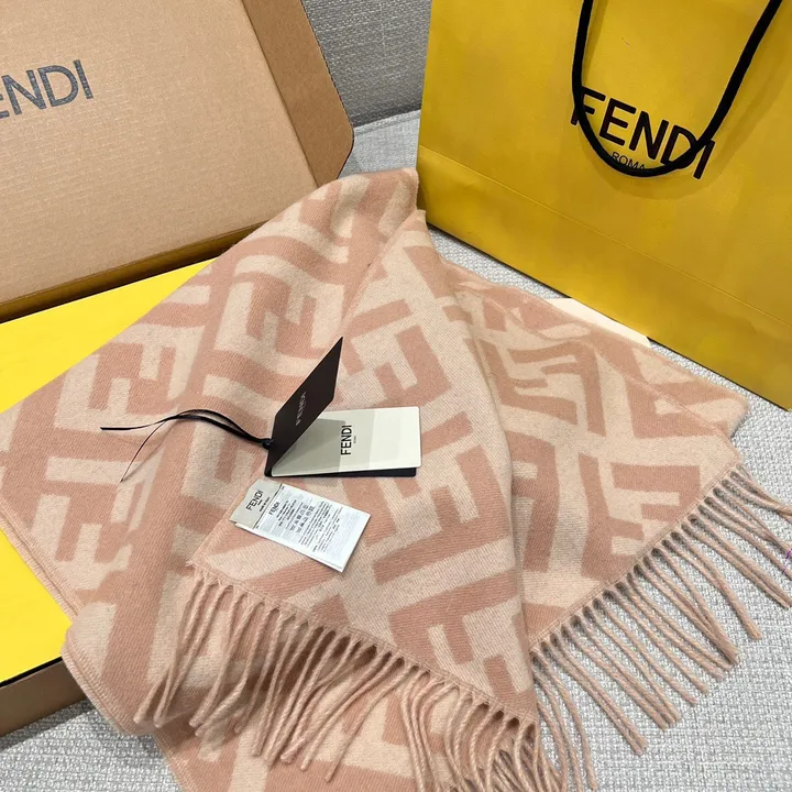 スーパーコピー フェンディ マフラー