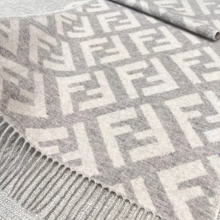 スーパーコピー フェンディ マフラー