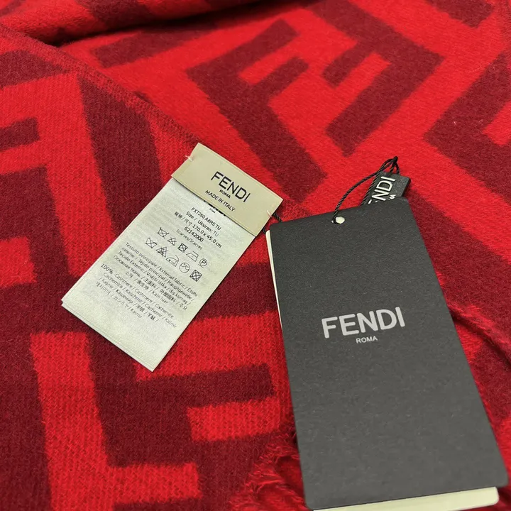 スーパーコピー フェンディ マフラー