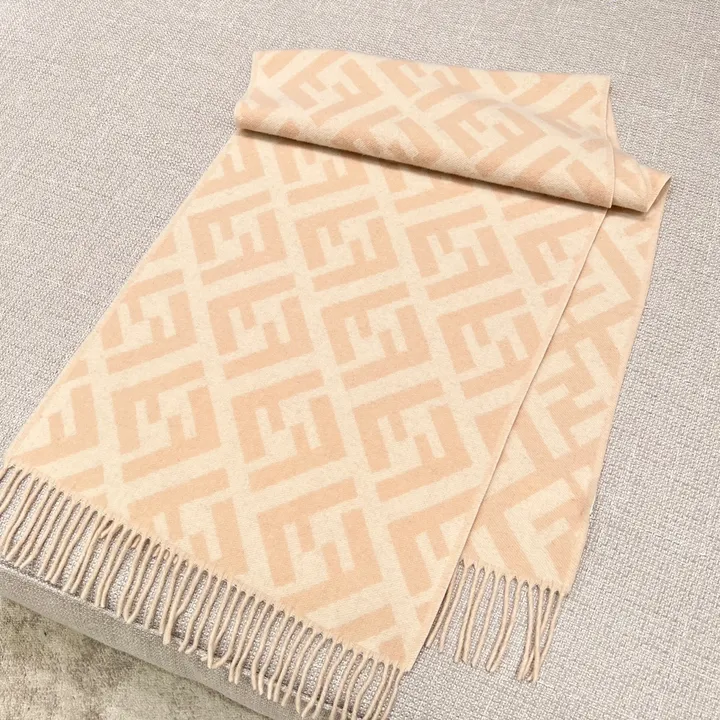 スーパーコピー フェンディ マフラー