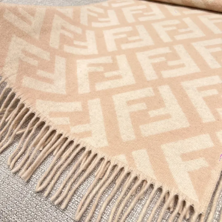 スーパーコピー フェンディ マフラー