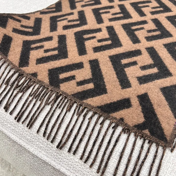 スーパーコピー フェンディ マフラー