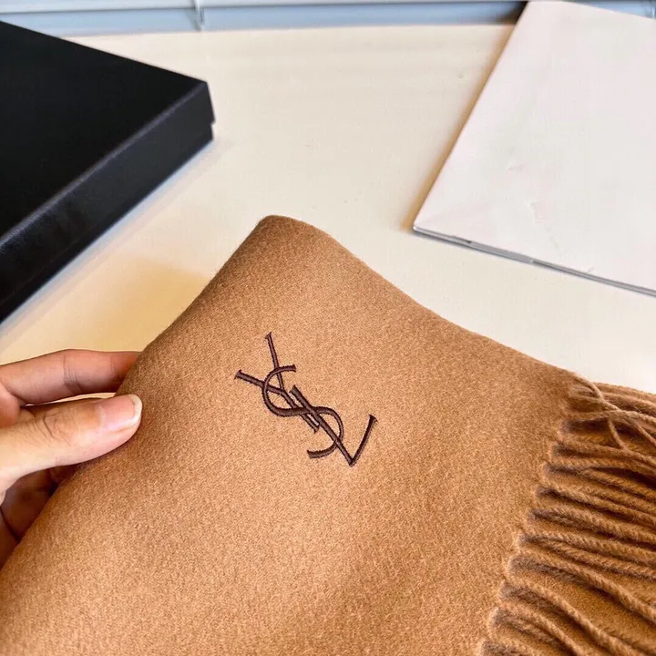 スーパーコピー バレンシアガ マフラー