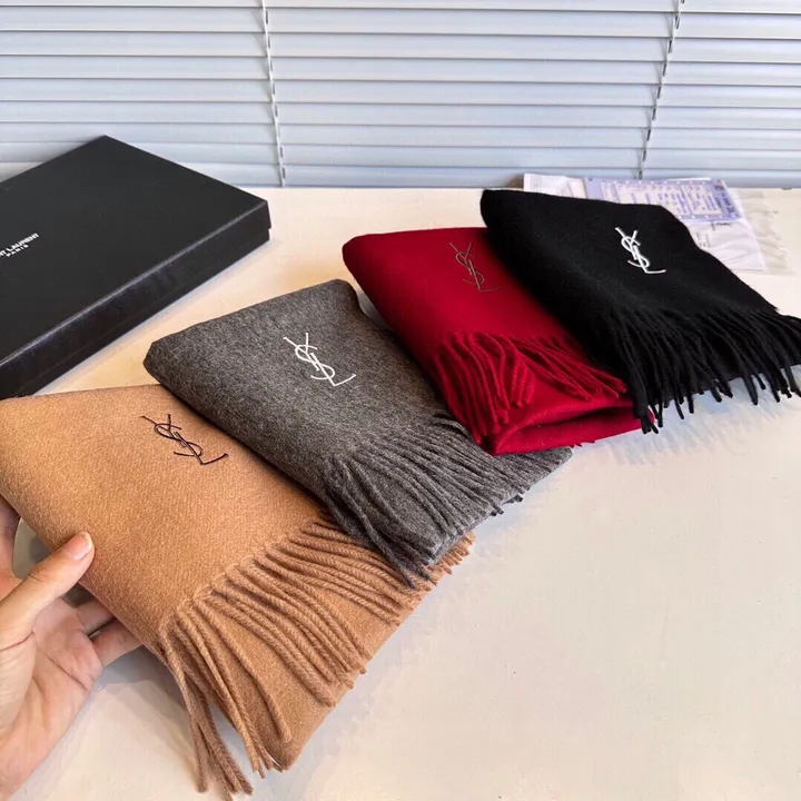 スーパーコピー バレンシアガ マフラー