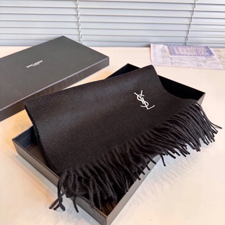 スーパーコピー バレンシアガ マフラー