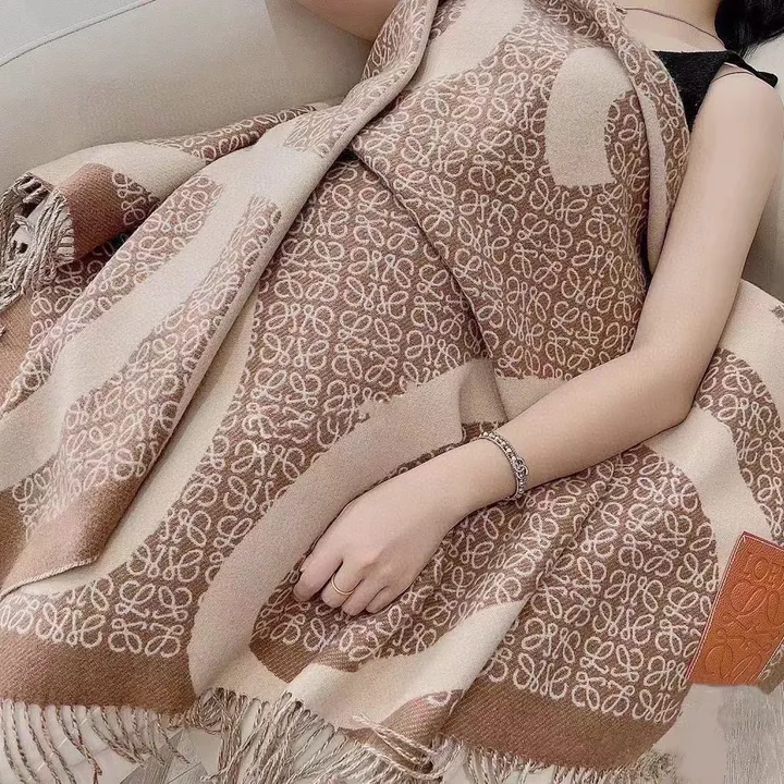 スーパーコピー ロエベ マフラー