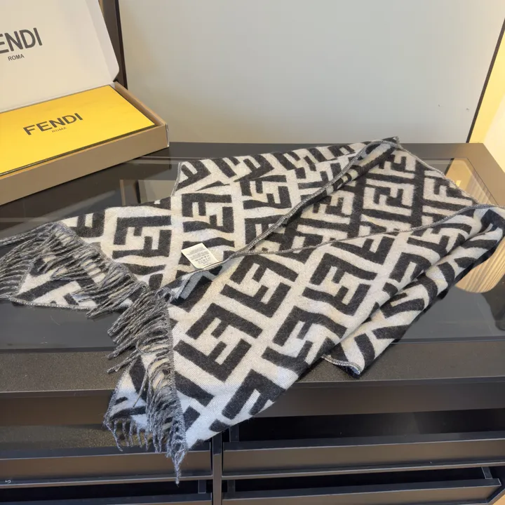 スーパーコピー フェンディ マフラー