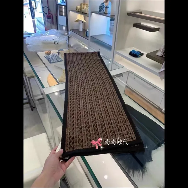 スーパーコピー フェンディ マフラー