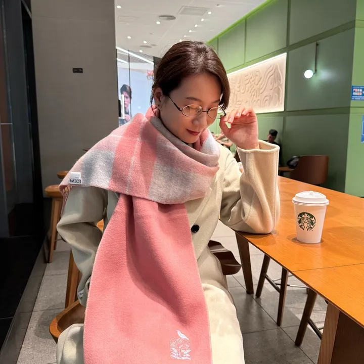 スーパーコピー ロエベ マフラー