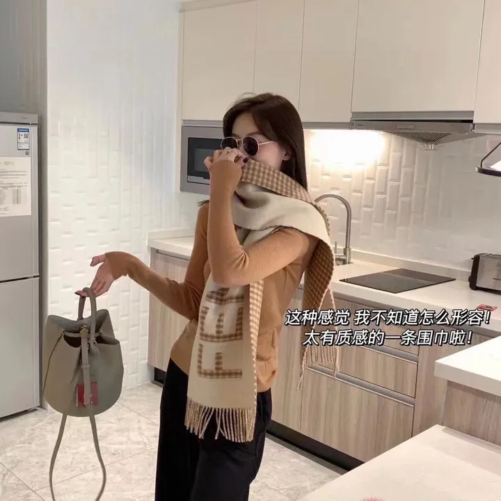 スーパーコピー フェンディ マフラー