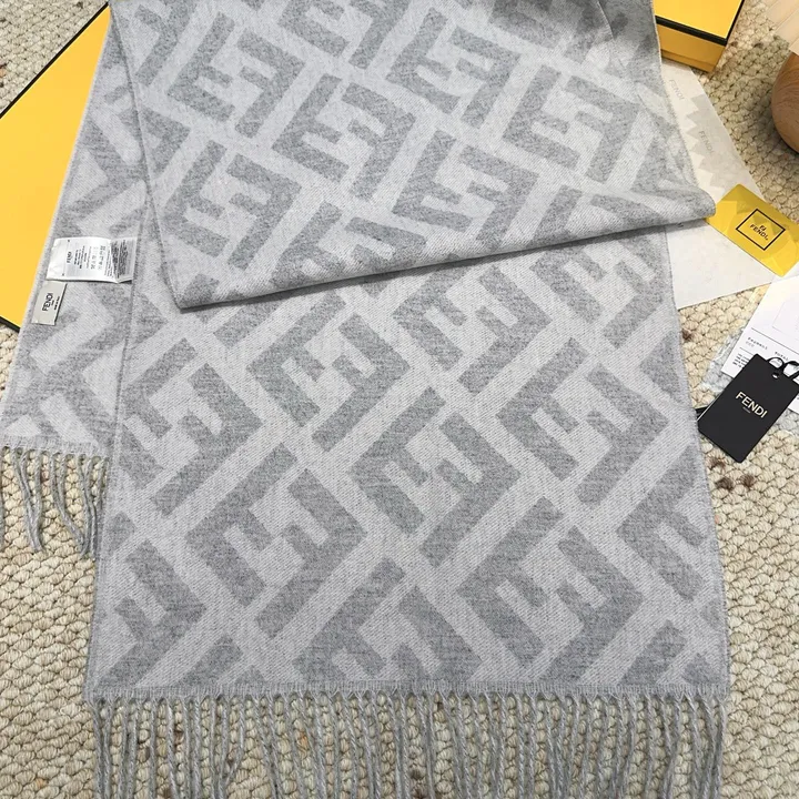 スーパーコピー フェンディ マフラー