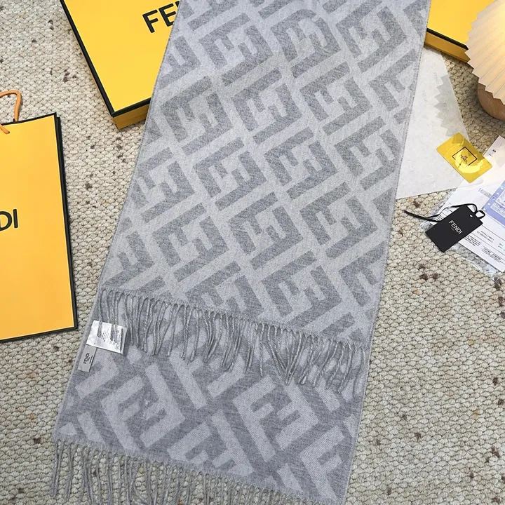 スーパーコピー フェンディ マフラー