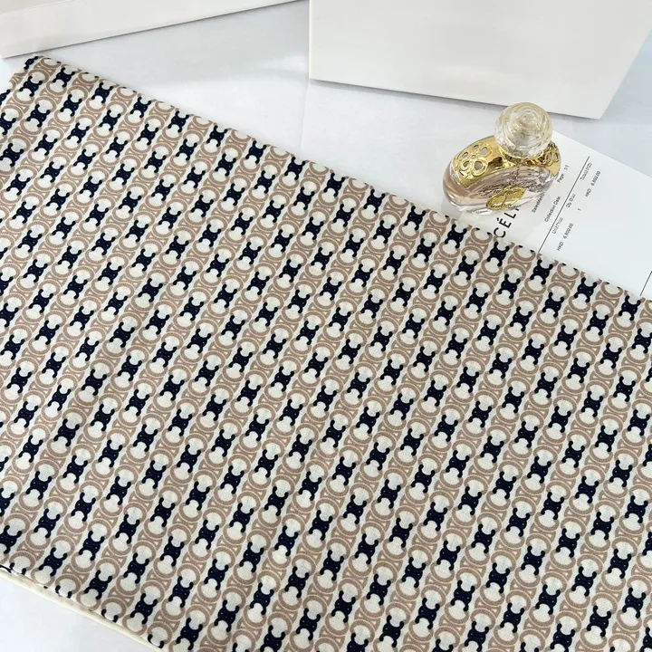 スーパーコピー セリーヌ マフラー