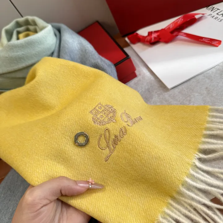 スーパーコピー ヴィヴィアン・ウエストウッド マフラー