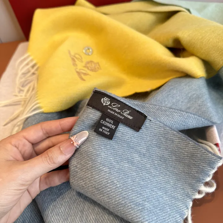 スーパーコピー ヴィヴィアン・ウエストウッド マフラー