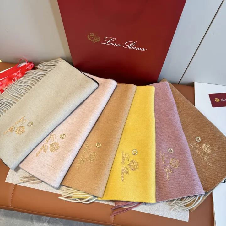 スーパーコピー ヴィヴィアン・ウエストウッド マフラー