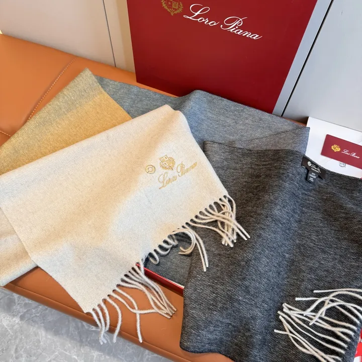 スーパーコピー ヴィヴィアン・ウエストウッド マフラー