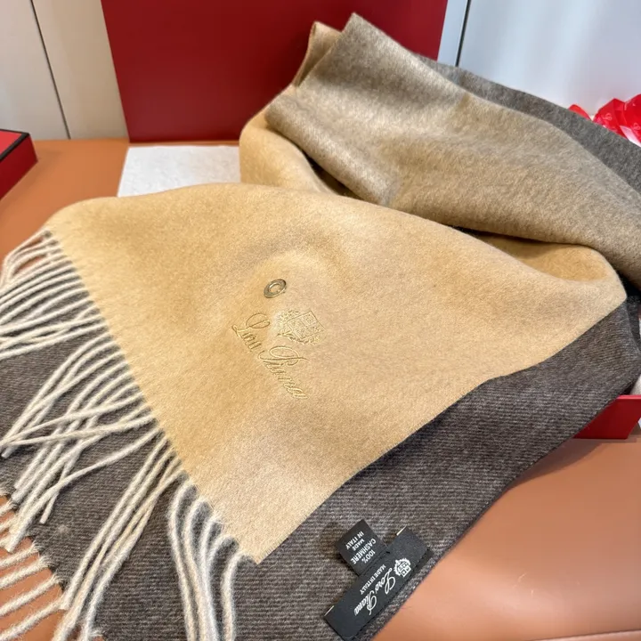 スーパーコピー ヴィヴィアン・ウエストウッド マフラー