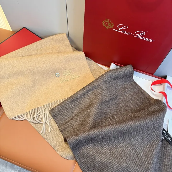 スーパーコピー ヴィヴィアン・ウエストウッド マフラー