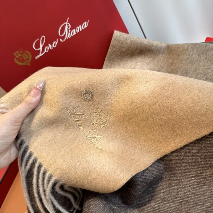 スーパーコピー ヴィヴィアン・ウエストウッド マフラー