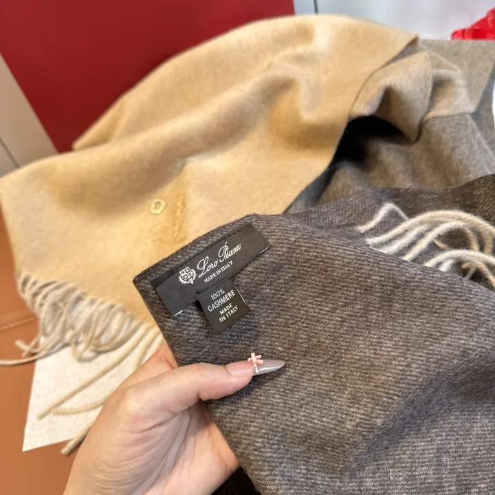 スーパーコピー ヴィヴィアン・ウエストウッド マフラー