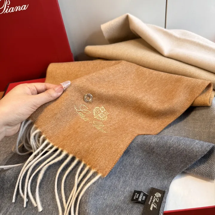 スーパーコピー ヴィヴィアン・ウエストウッド マフラー