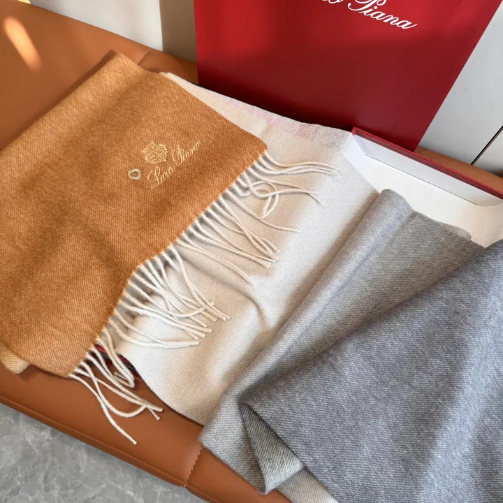 スーパーコピー ヴィヴィアン・ウエストウッド マフラー