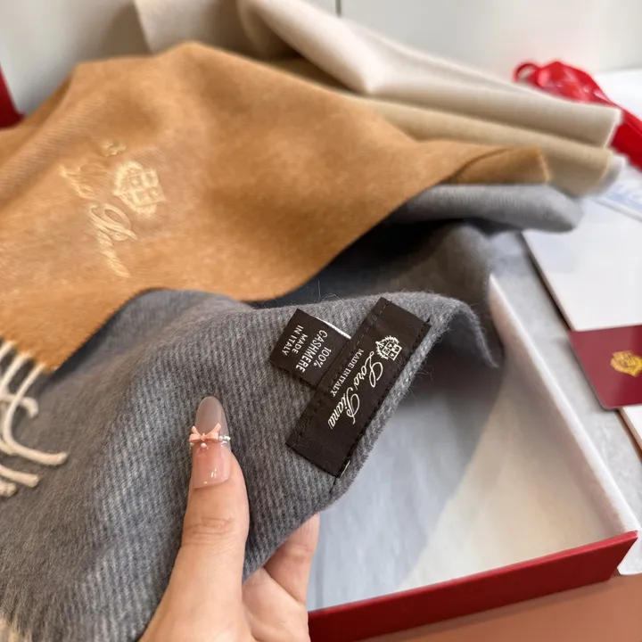 スーパーコピー ヴィヴィアン・ウエストウッド マフラー