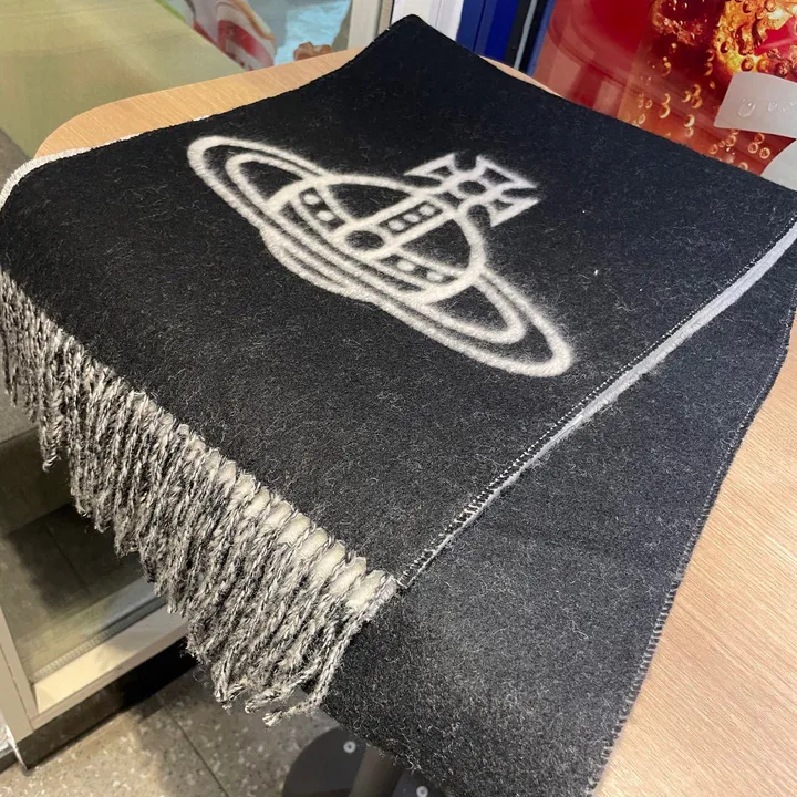 スーパーコピー ヴィヴィアン・ウエストウッド マフラー