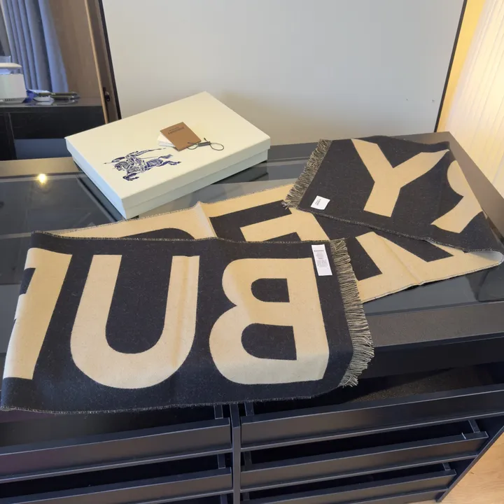 スーパーコピー バーバリー ス マフラー