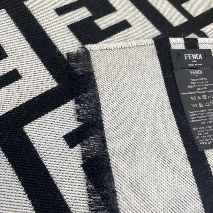 スーパーコピー フェンディ マフラー