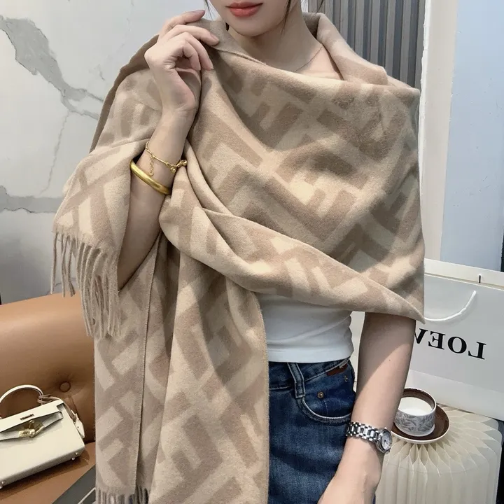 スーパーコピー フェンディ マフラー