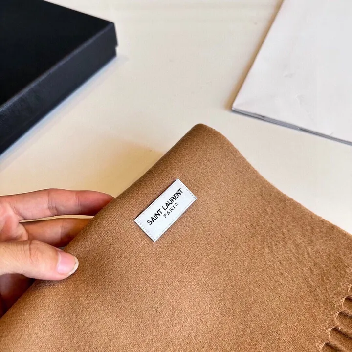 スーパーコピー バレンシアガ マフラー