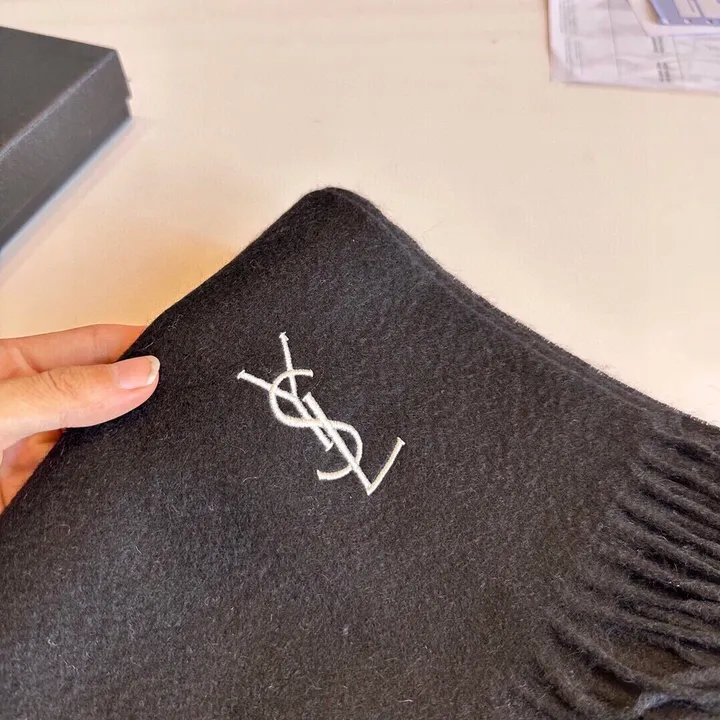 スーパーコピー バレンシアガ マフラー