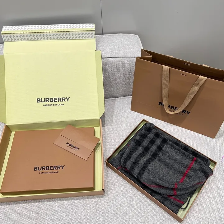 スーパーコピー バーバリー ス マフラー